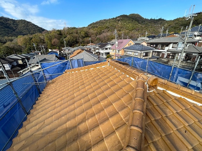 姫路市で強力棟を用いた棟瓦積み替え修理を行う前の様子